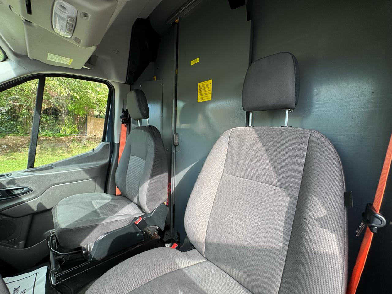 Ford Transit 250 Van High Roof w/Sliding Pass. 148-in. WB EL 2020