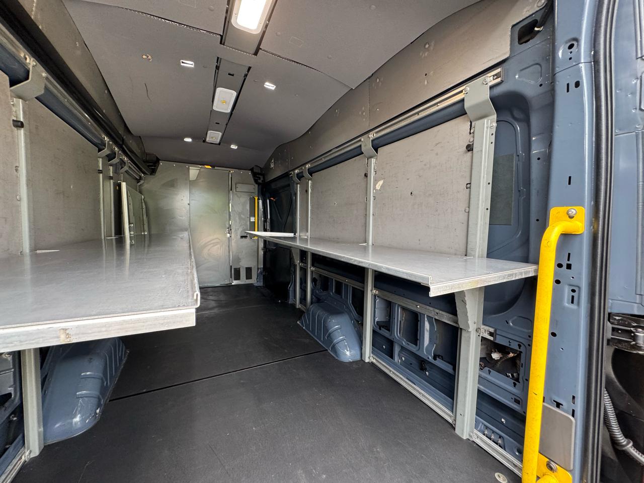 Ford Transit 250 Van High Roof w/Sliding Pass. 148-in. WB EL 2020