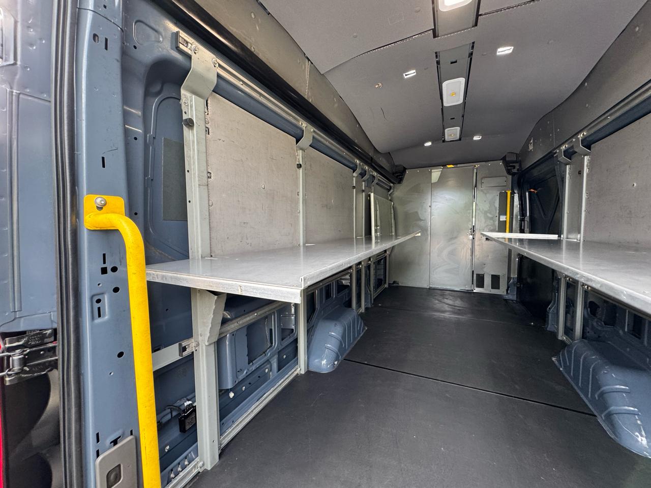 Ford Transit 250 Van High Roof w/Sliding Pass. 148-in. WB EL 2020