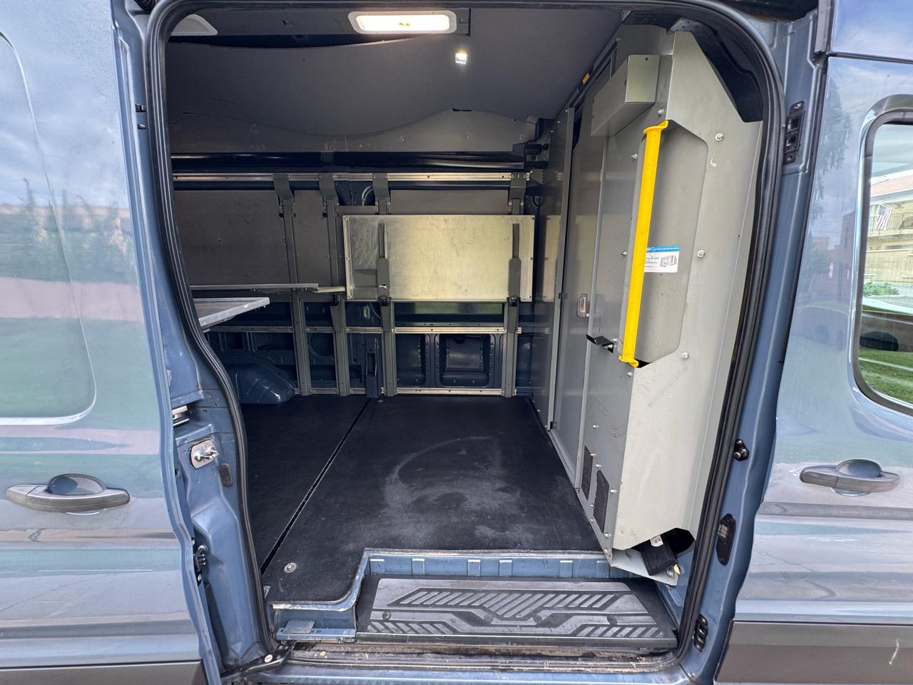 Ford Transit 250 Van High Roof w/Sliding Pass. 148-in. WB EL 2020