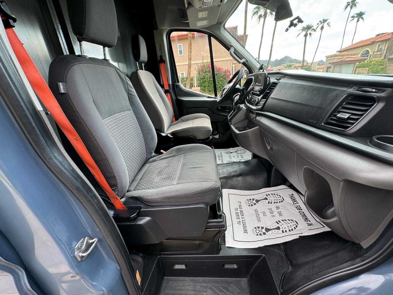 Ford Transit 250 Van High Roof w/Sliding Pass. 148-in. WB EL 2020