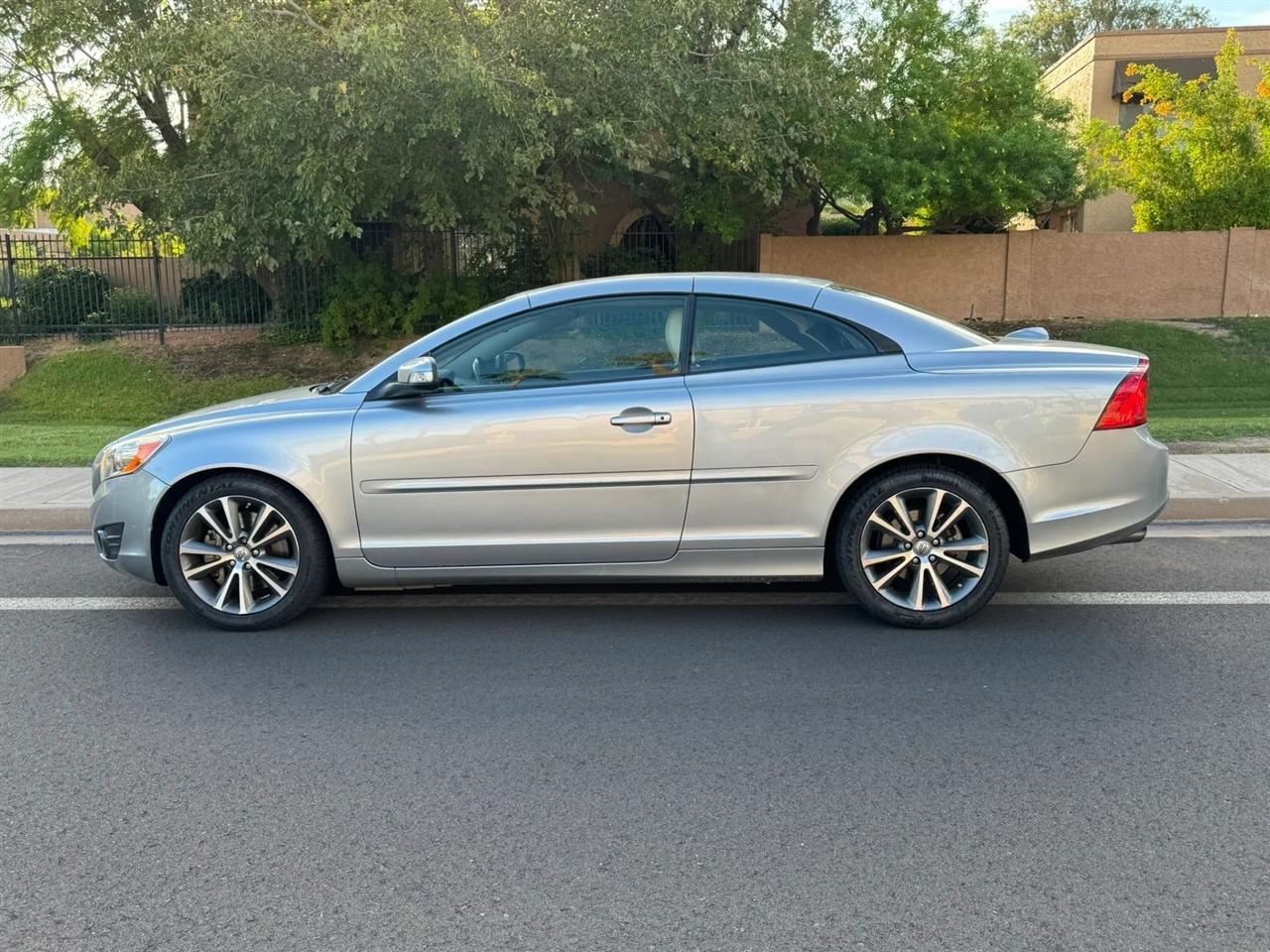 Volvo C70 T5 2011