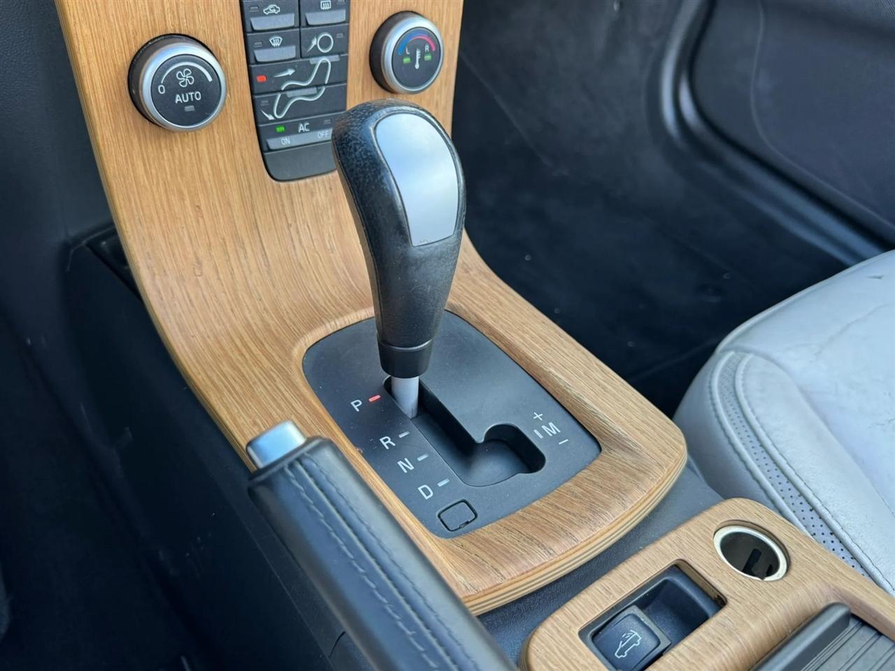 Volvo C70 T5 2011