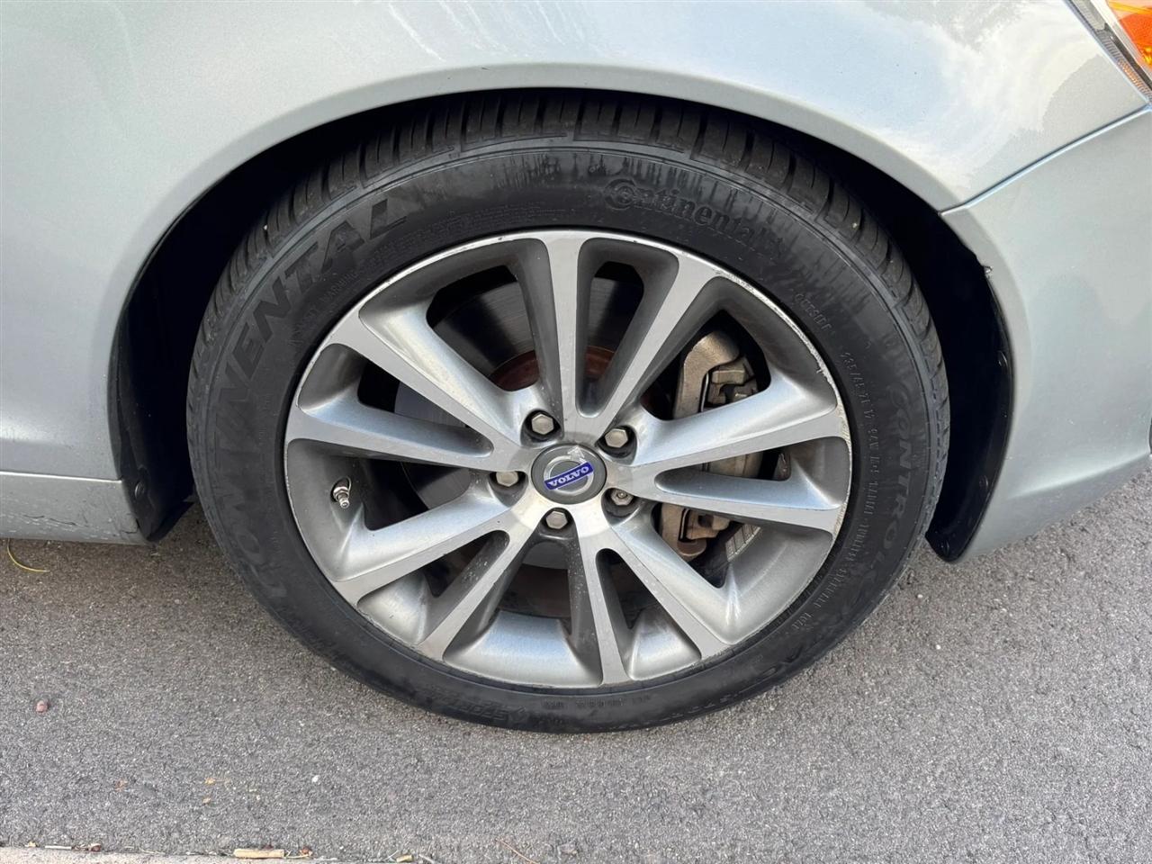 Volvo C70 T5 2011