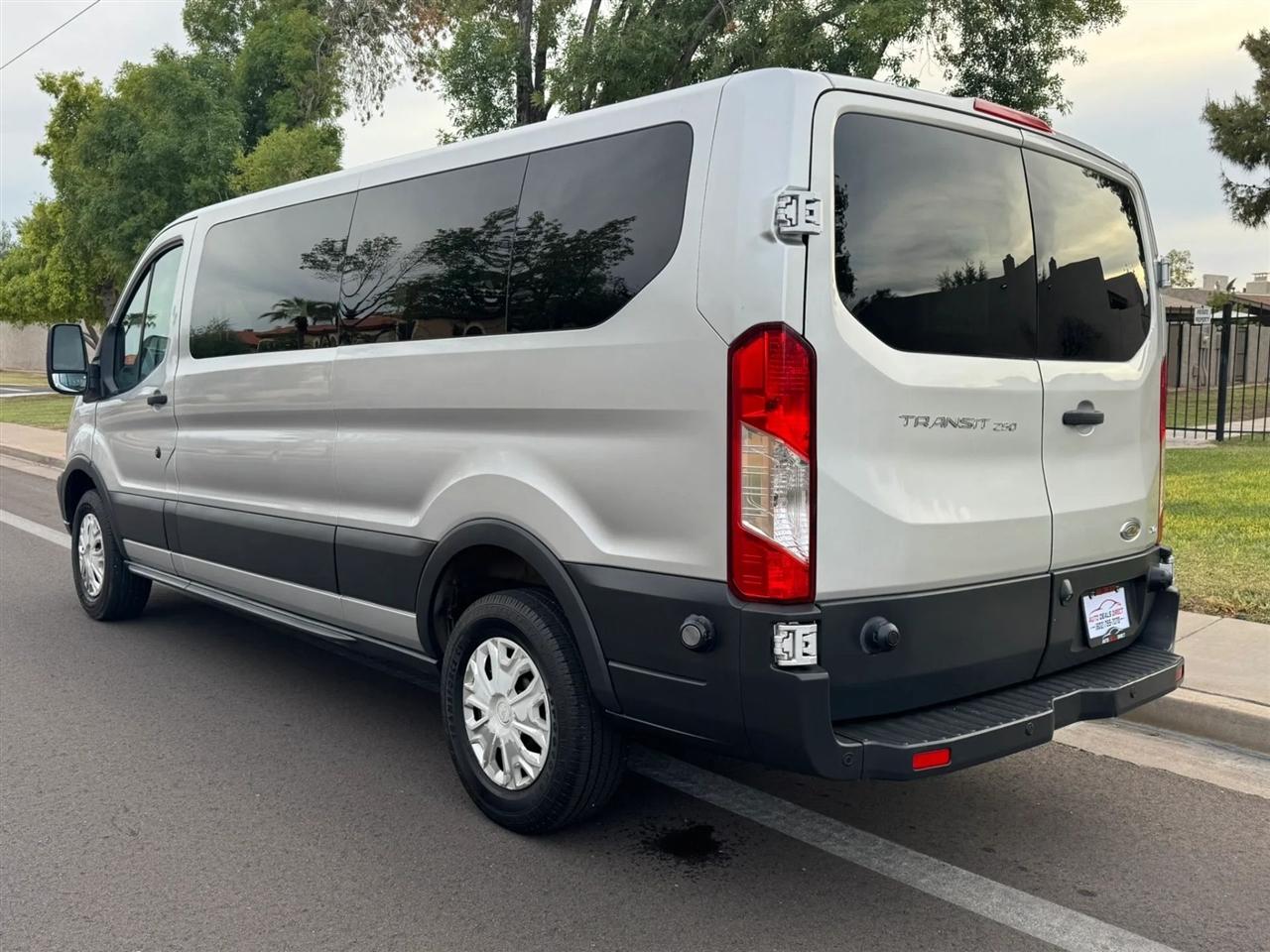 Ford Transit 350 Wagon Low Roof XLT 60/40 Pass. 148-in. WB 2015
