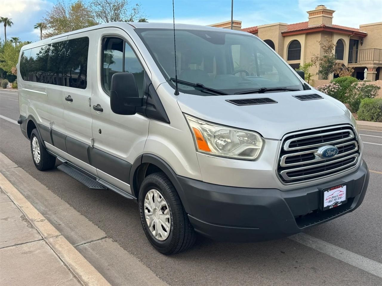 Ford Transit 350 Wagon Low Roof XLT 60/40 Pass. 148-in. WB 2015