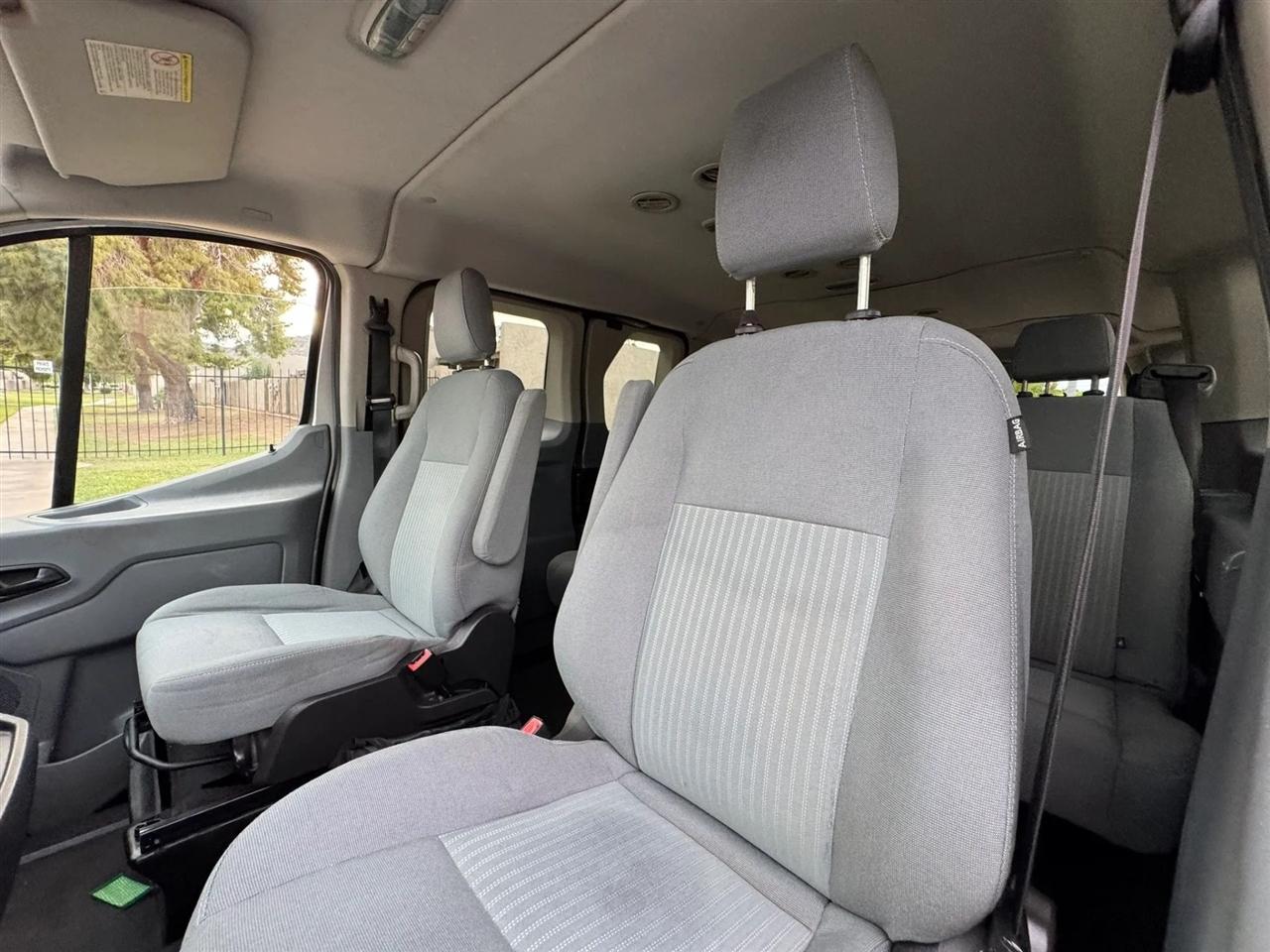 Ford Transit 350 Wagon Low Roof XLT 60/40 Pass. 148-in. WB 2015