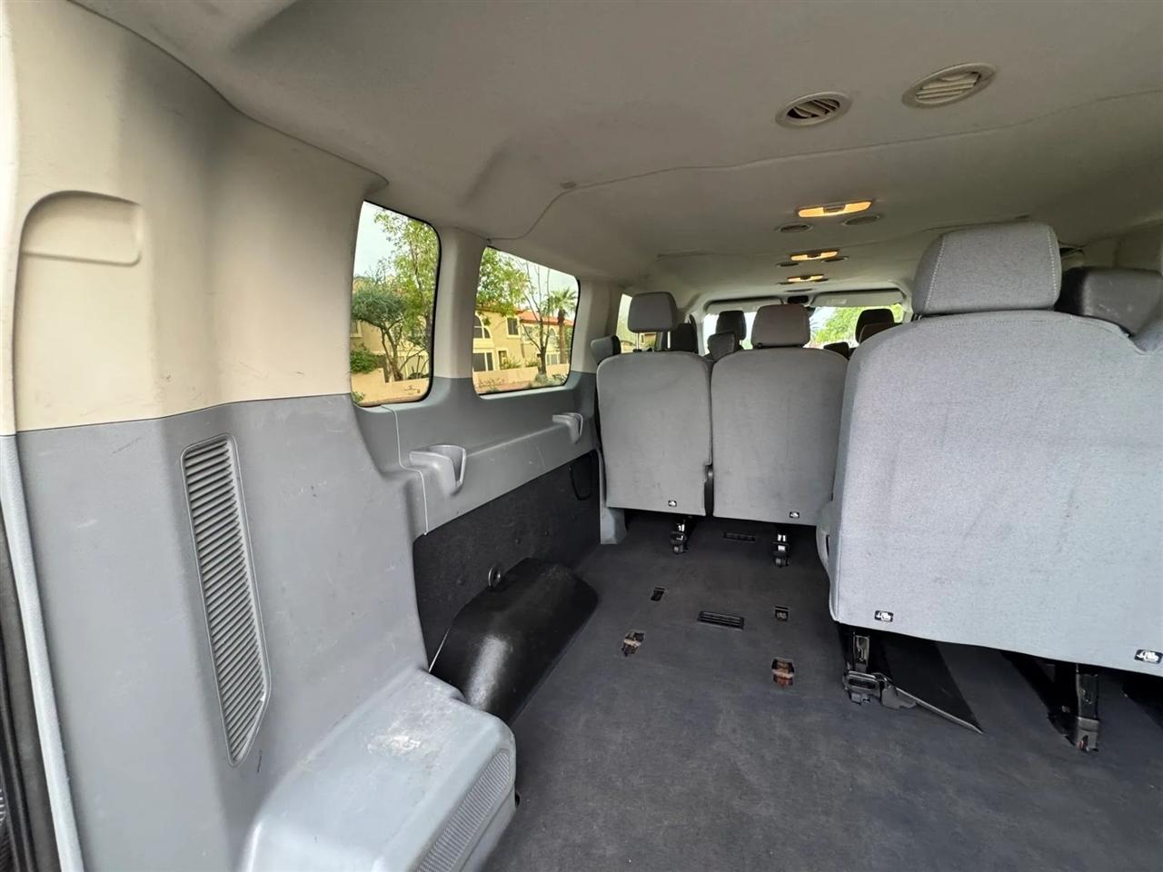 Ford Transit 350 Wagon Low Roof XLT 60/40 Pass. 148-in. WB 2015