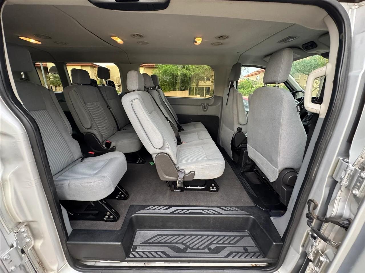 Ford Transit 350 Wagon Low Roof XLT 60/40 Pass. 148-in. WB 2015