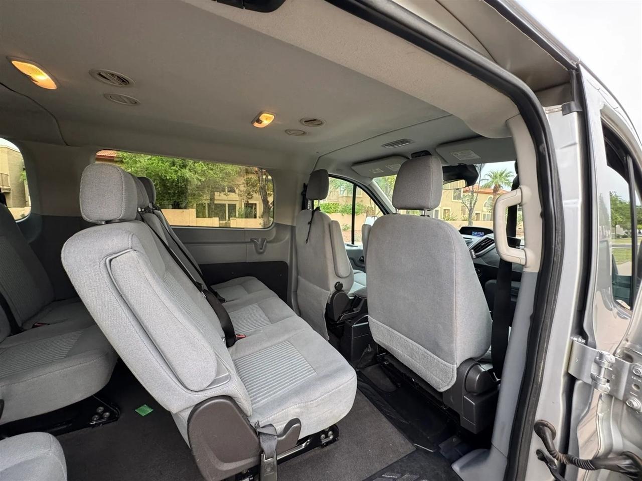 Ford Transit 350 Wagon Low Roof XLT 60/40 Pass. 148-in. WB 2015