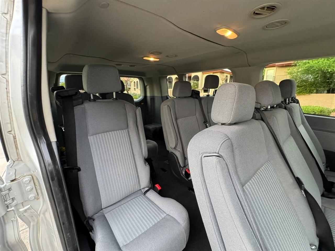 Ford Transit 350 Wagon Low Roof XLT 60/40 Pass. 148-in. WB 2015