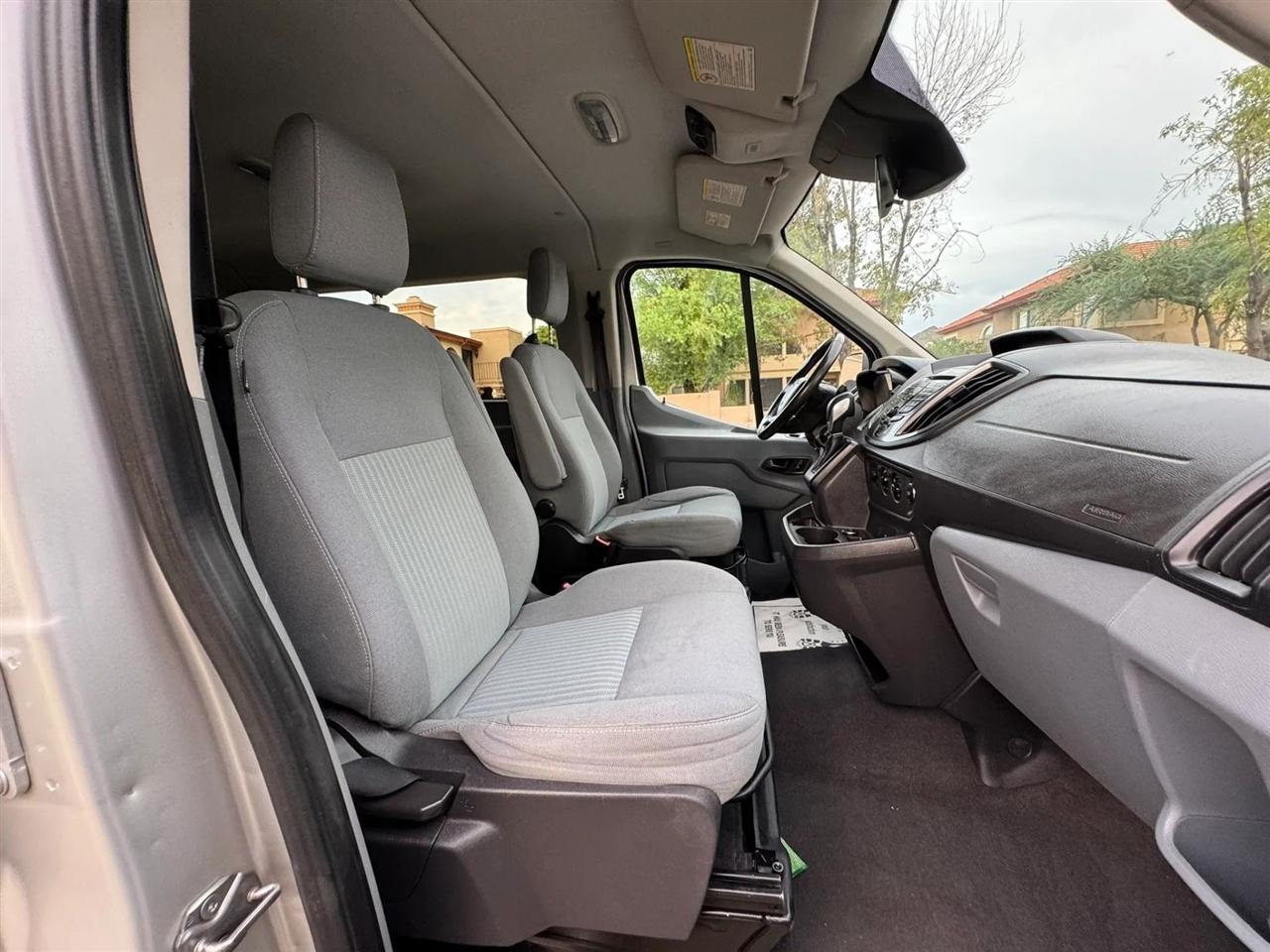 Ford Transit 350 Wagon Low Roof XLT 60/40 Pass. 148-in. WB 2015