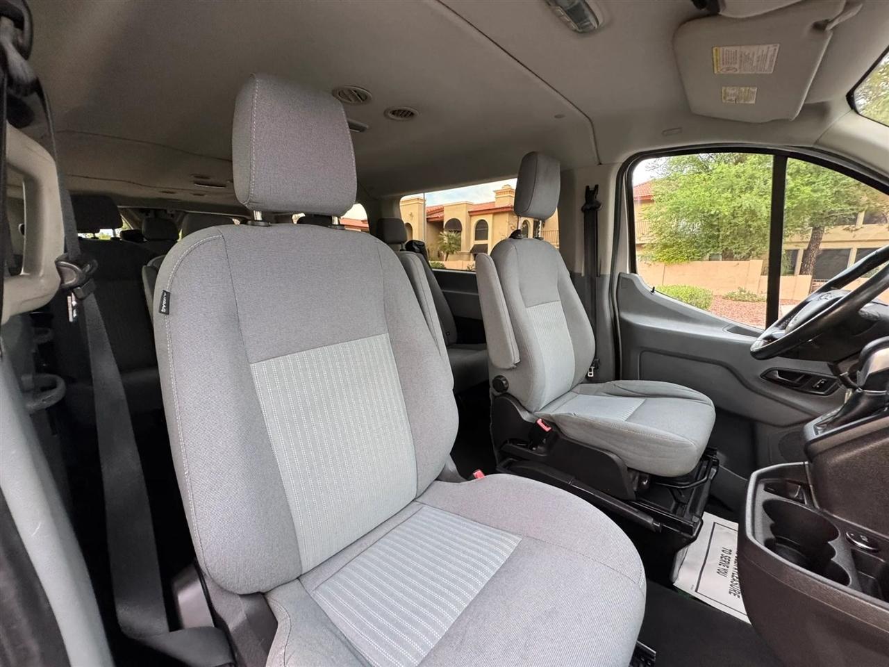 Ford Transit 350 Wagon Low Roof XLT 60/40 Pass. 148-in. WB 2015