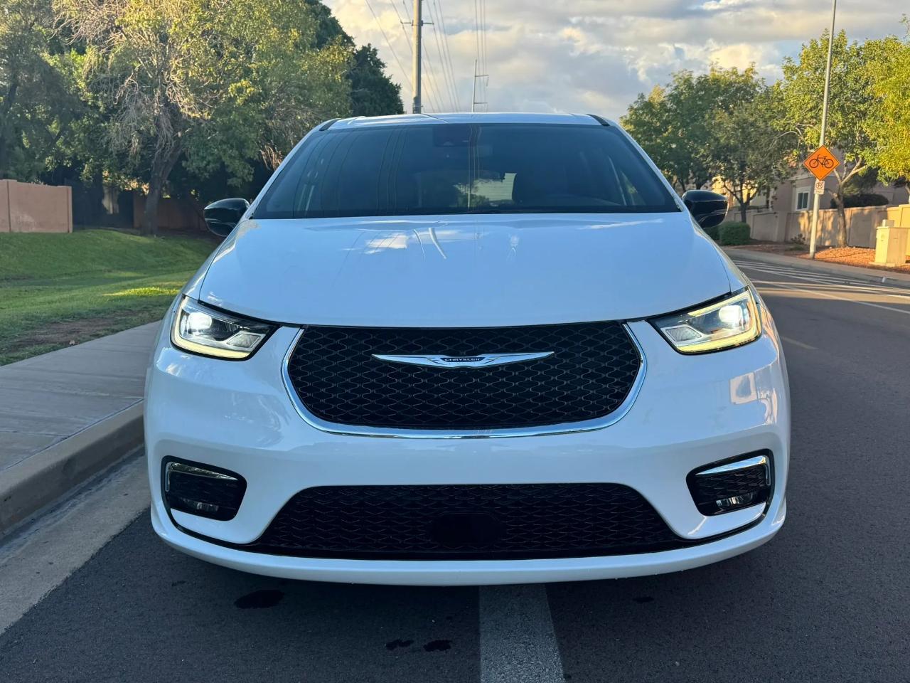 Chrysler Pacifica Select 4D Wagon 2026