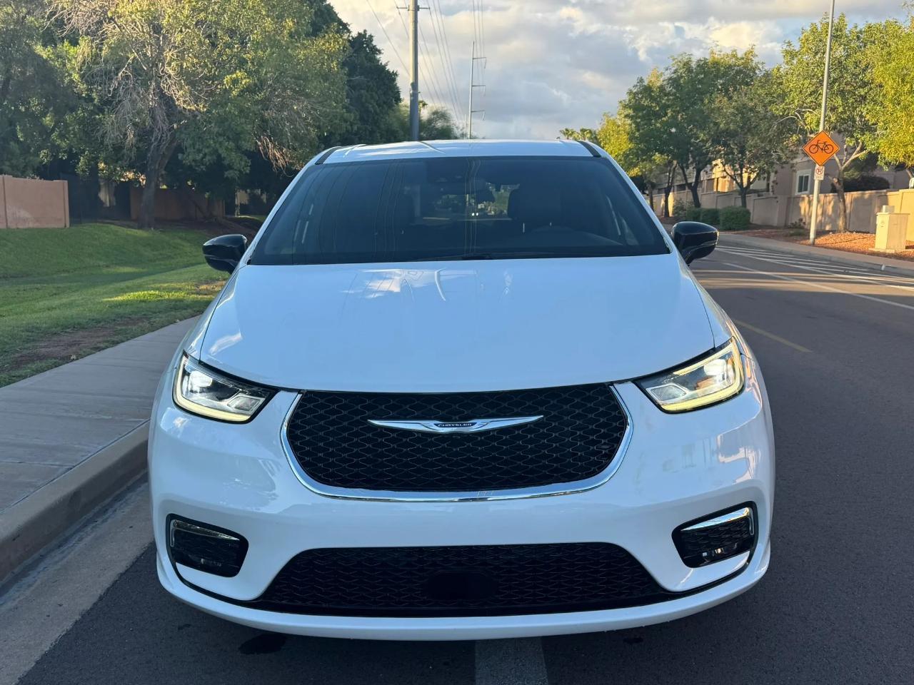 Chrysler Pacifica Select 4D Wagon 2026