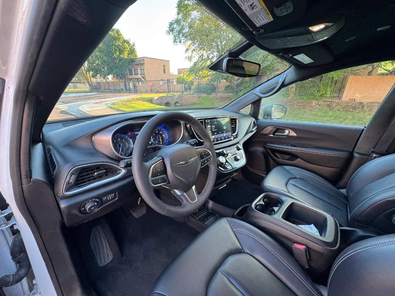 Chrysler Pacifica Select 4D Wagon 2026