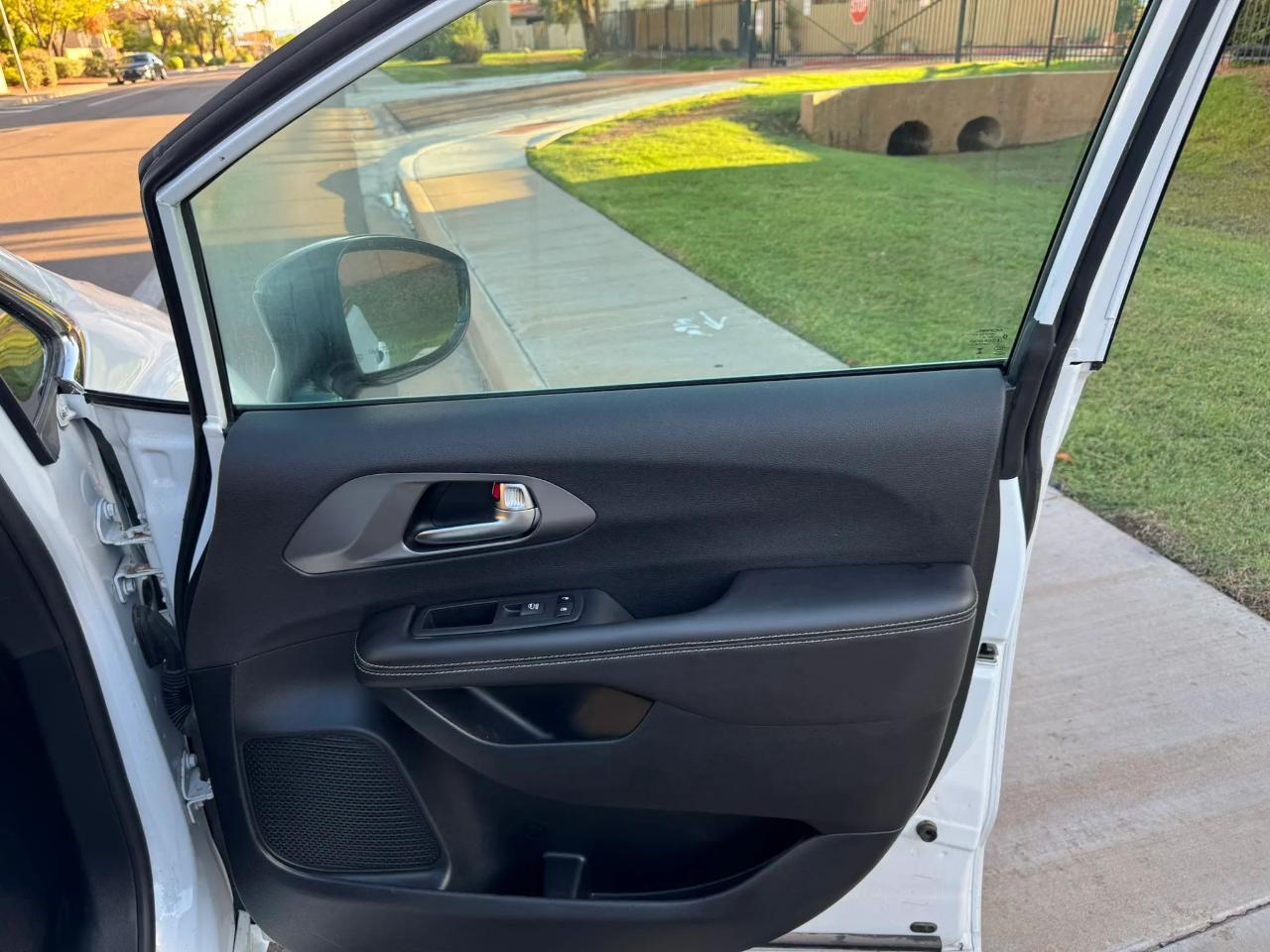 Chrysler Pacifica Select 4D Wagon 2026