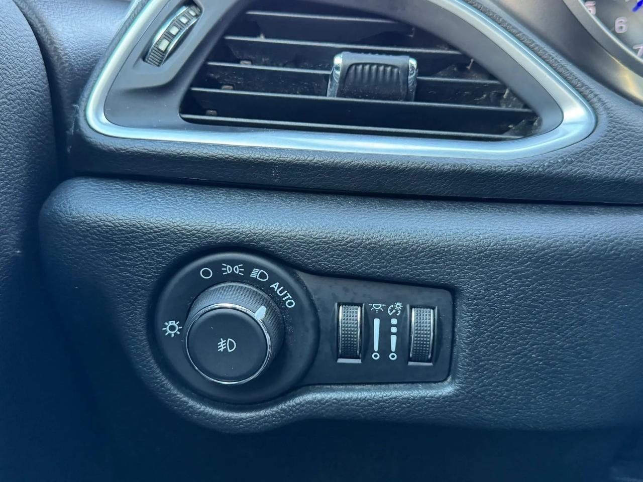Chrysler Pacifica Select 4D Wagon 2026