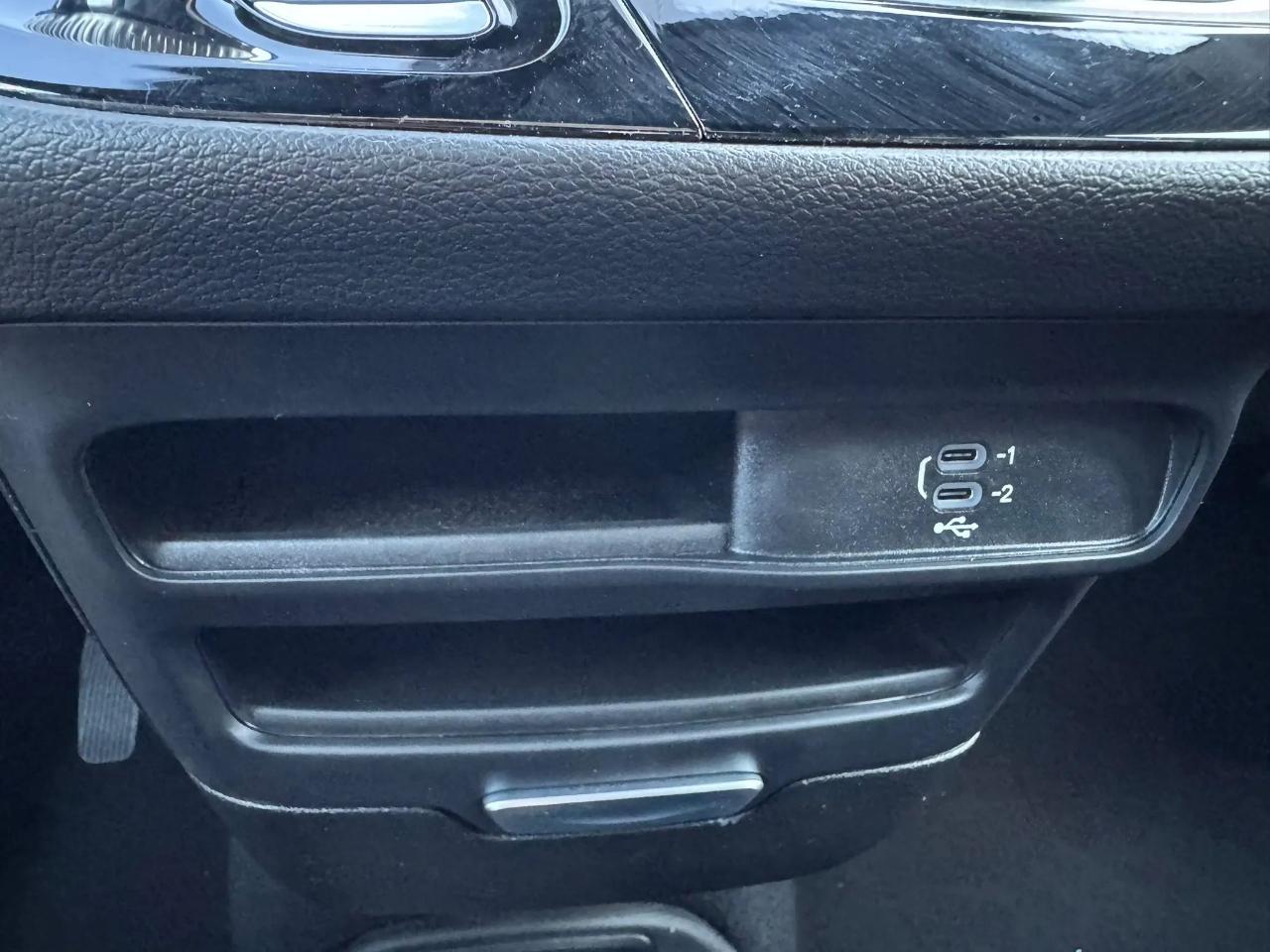 Chrysler Pacifica Select 4D Wagon 2026