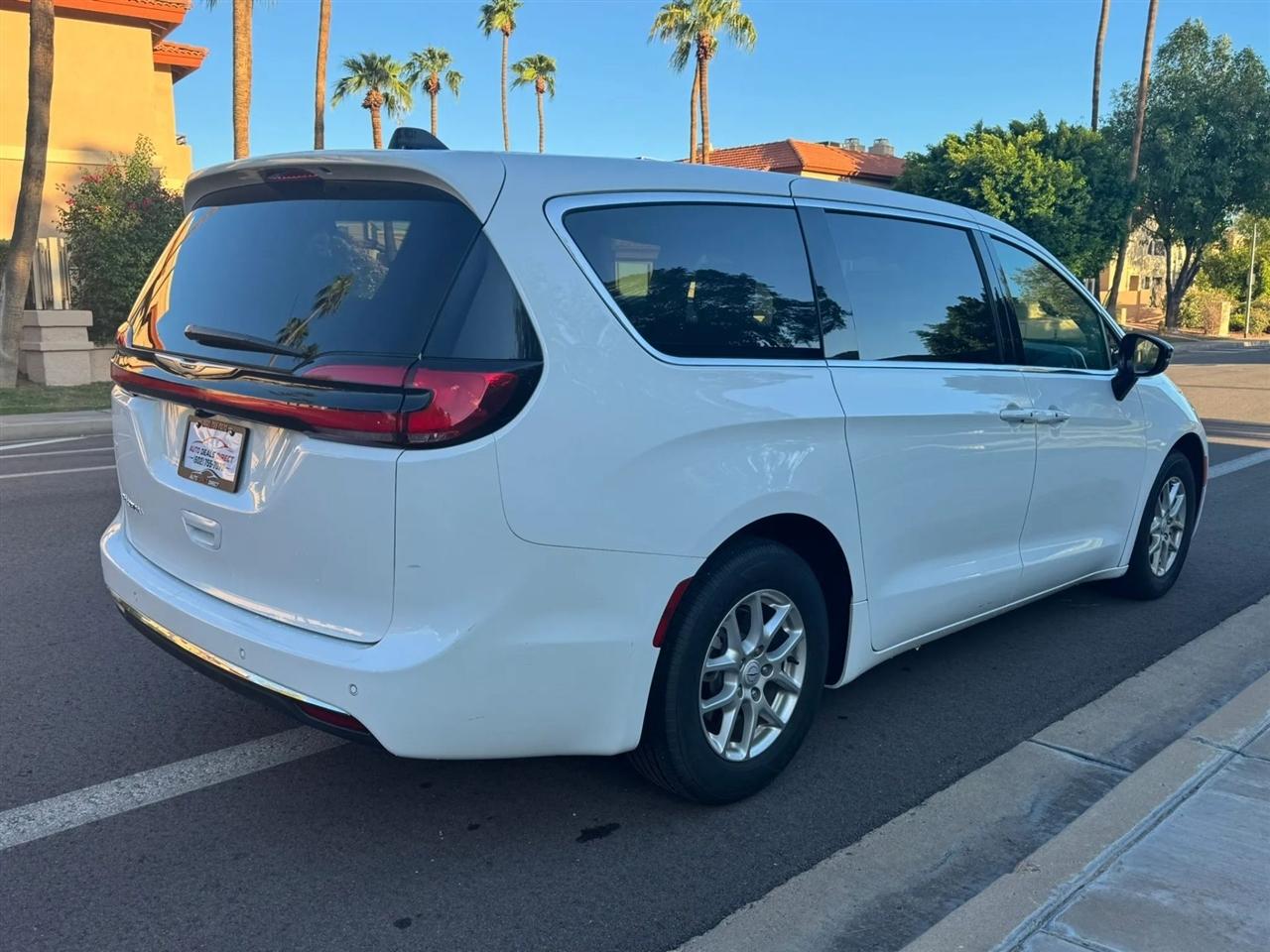 Chrysler Pacifica Select 4D Wagon 2026