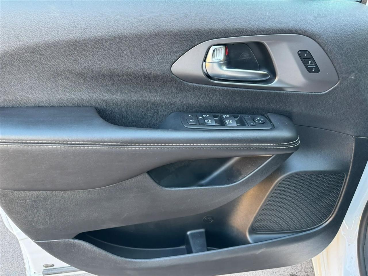 Chrysler Pacifica Select 4D Wagon 2026
