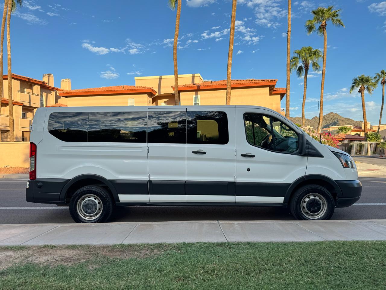 Ford Transit 350 Wagon Low Roof XLT 60/40 Pass. 148-in. WB 2018