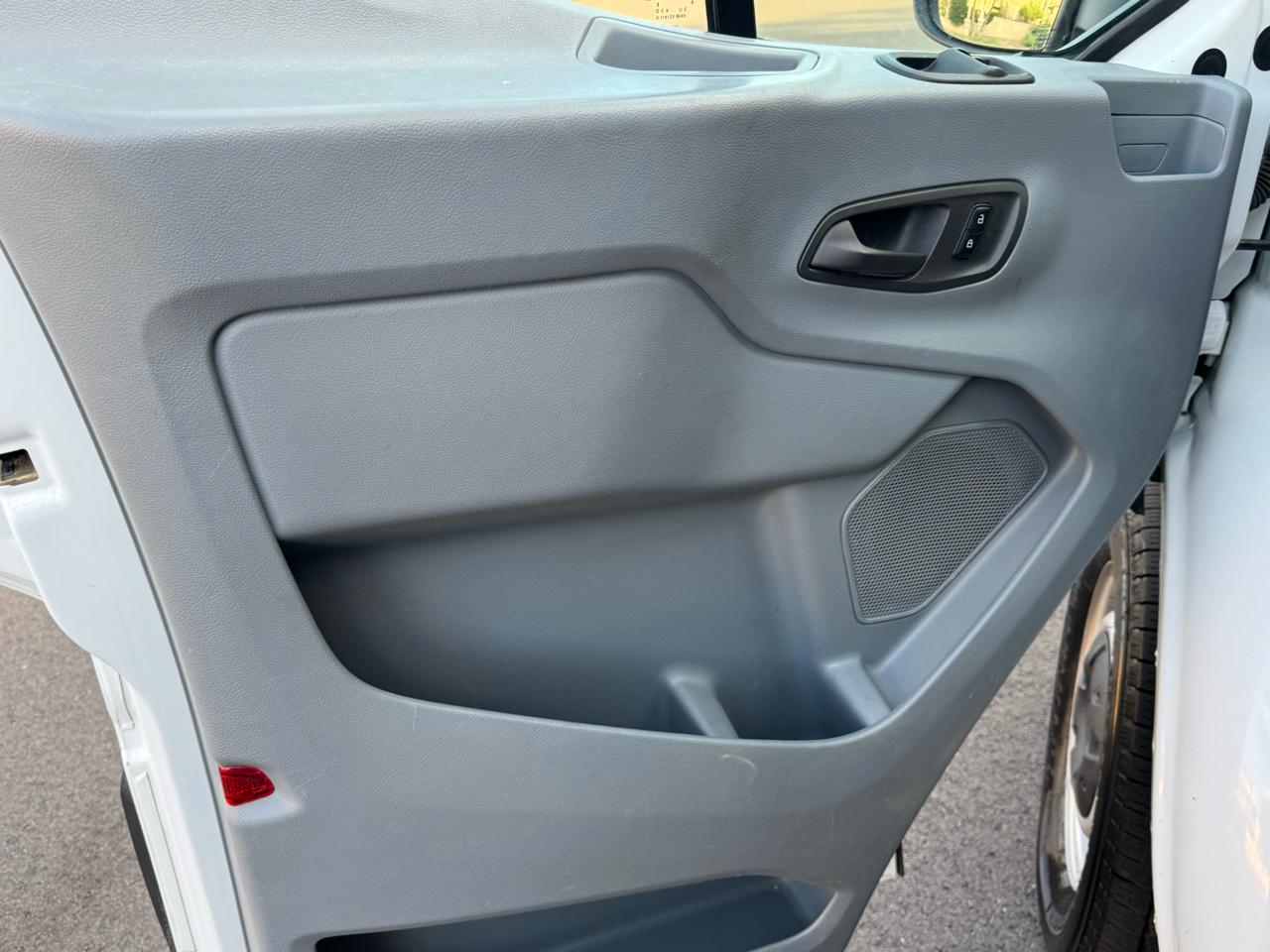Ford Transit 350 Wagon Low Roof XLT 60/40 Pass. 148-in. WB 2018