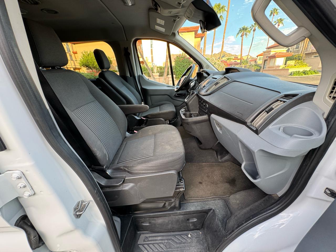 Ford Transit 350 Wagon Low Roof XLT 60/40 Pass. 148-in. WB 2018