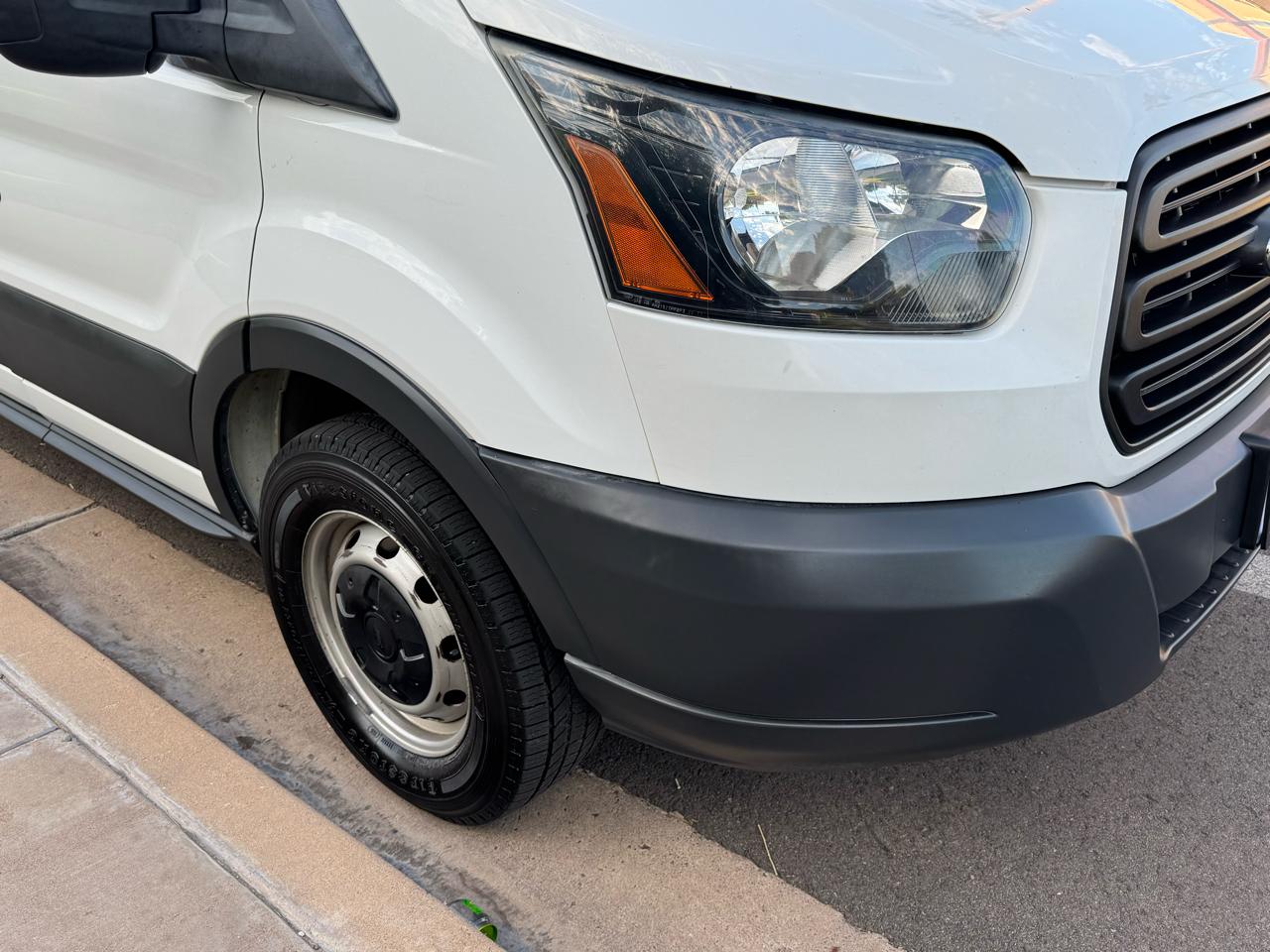 Ford Transit 350 Wagon Low Roof XLT 60/40 Pass. 148-in. WB 2018