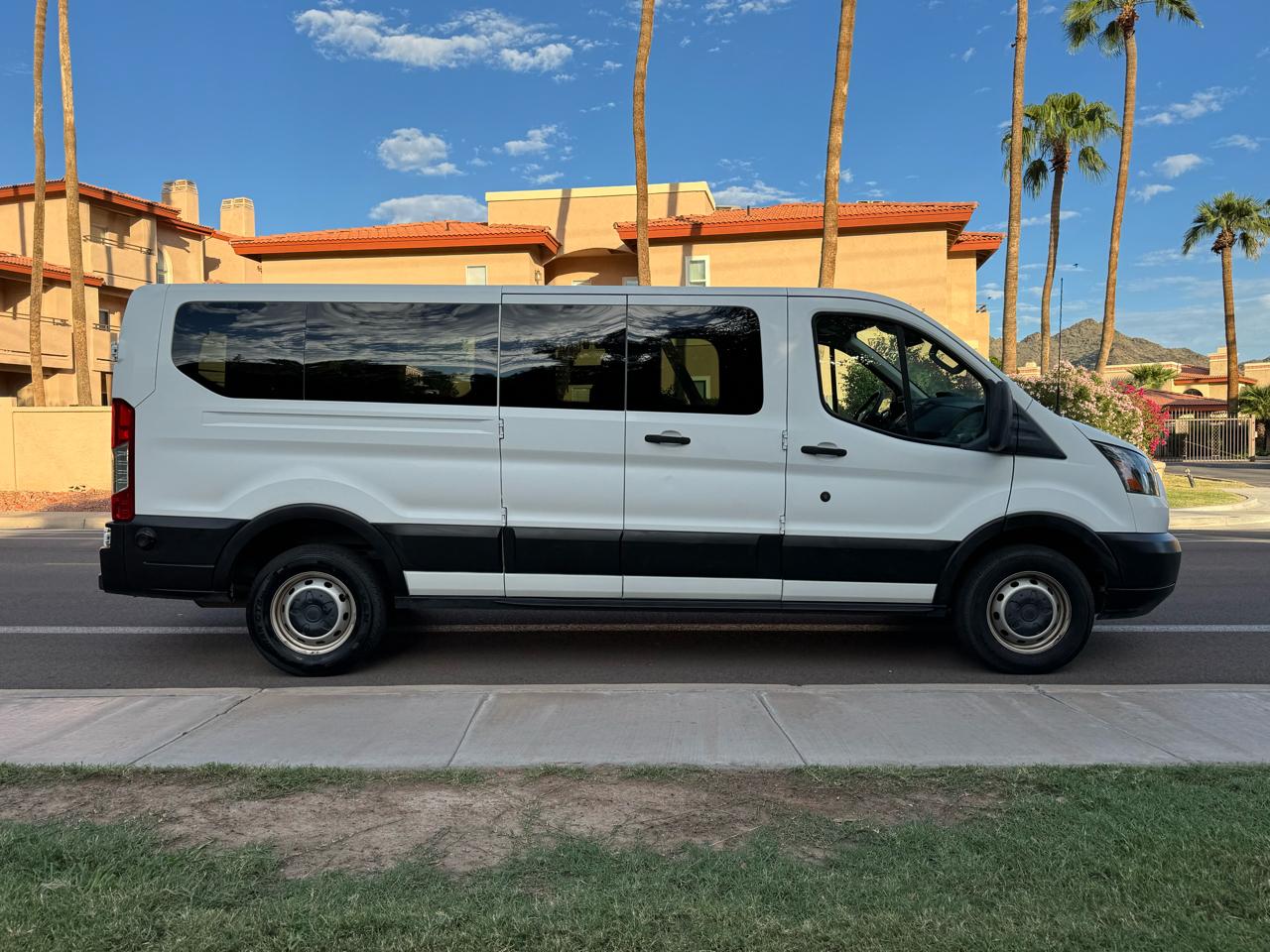 Ford Transit 350 Wagon Low Roof XLT 60/40 Pass. 148-in. WB 2019