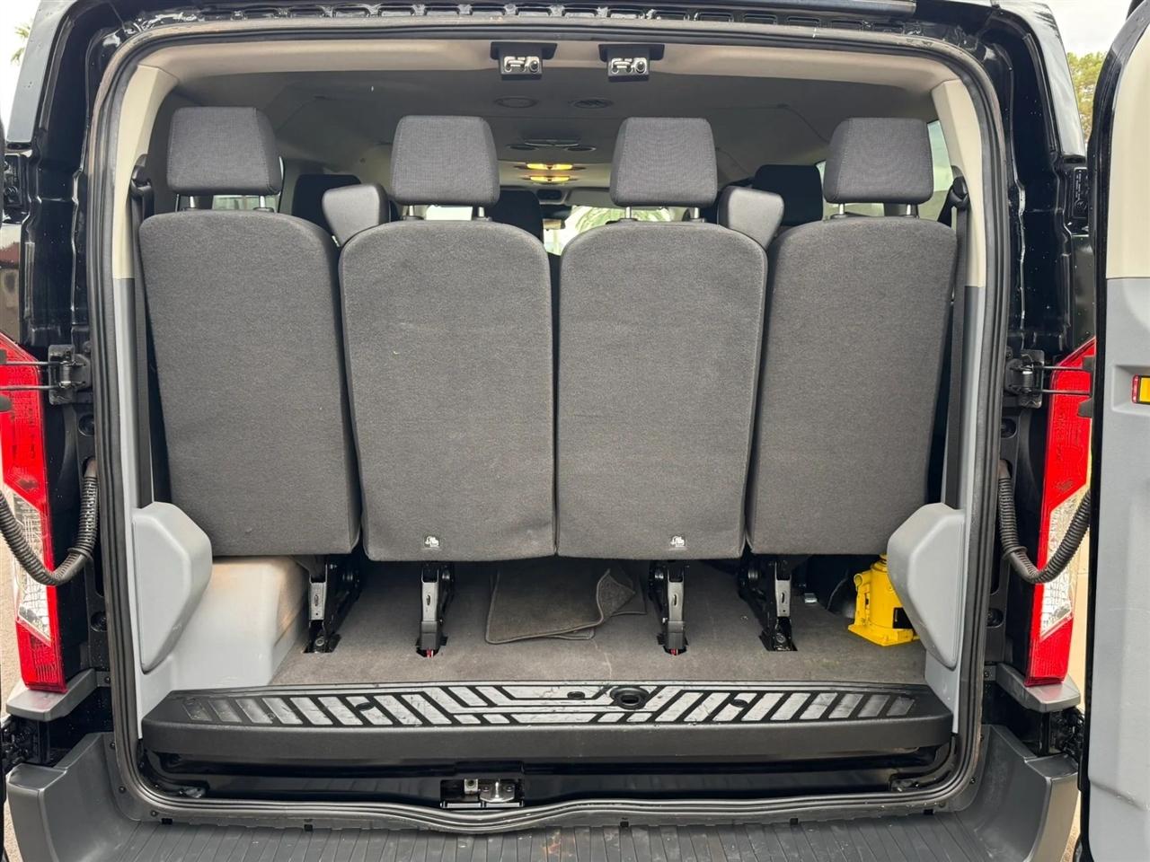 Ford Transit 350 Wagon Low Roof XL 60/40 Pass. 148-in. WB 2018