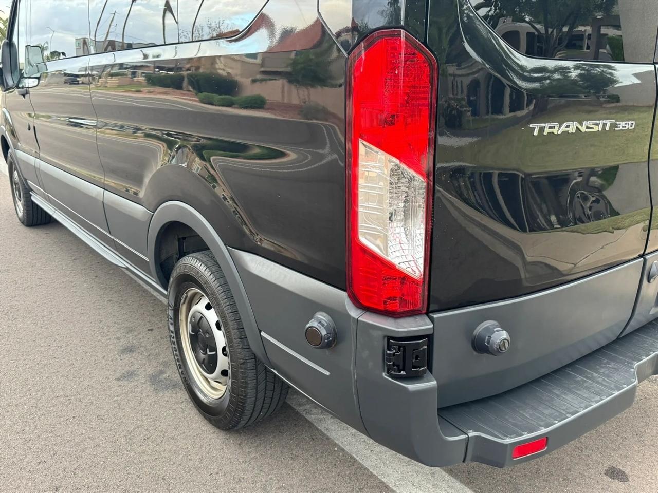 Ford Transit 350 Wagon Low Roof XL 60/40 Pass. 148-in. WB 2018