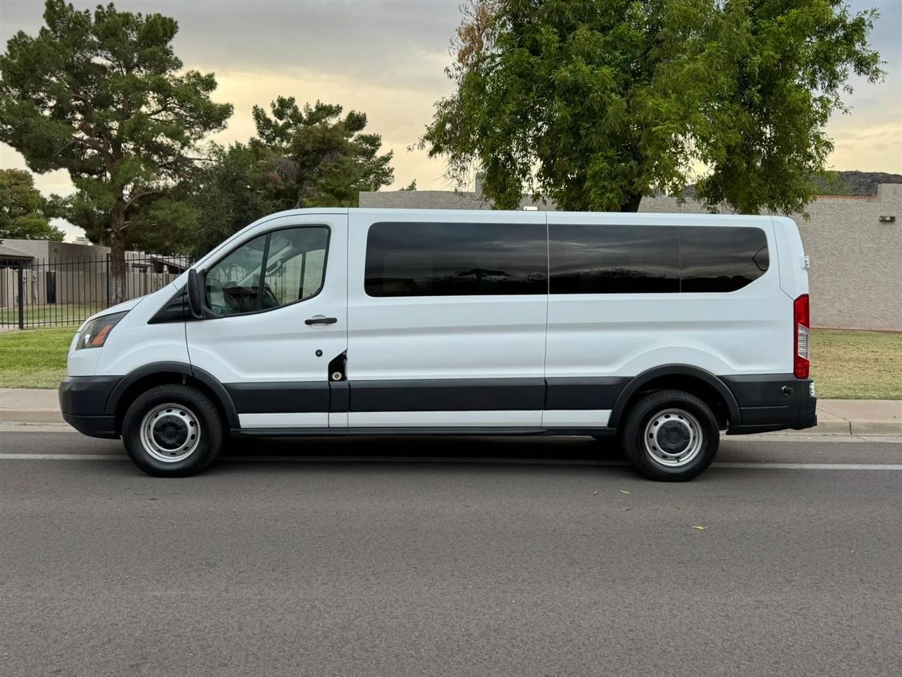Ford Transit 350 Wagon Low Roof XL 60/40 Pass. 148-in. WB 2018