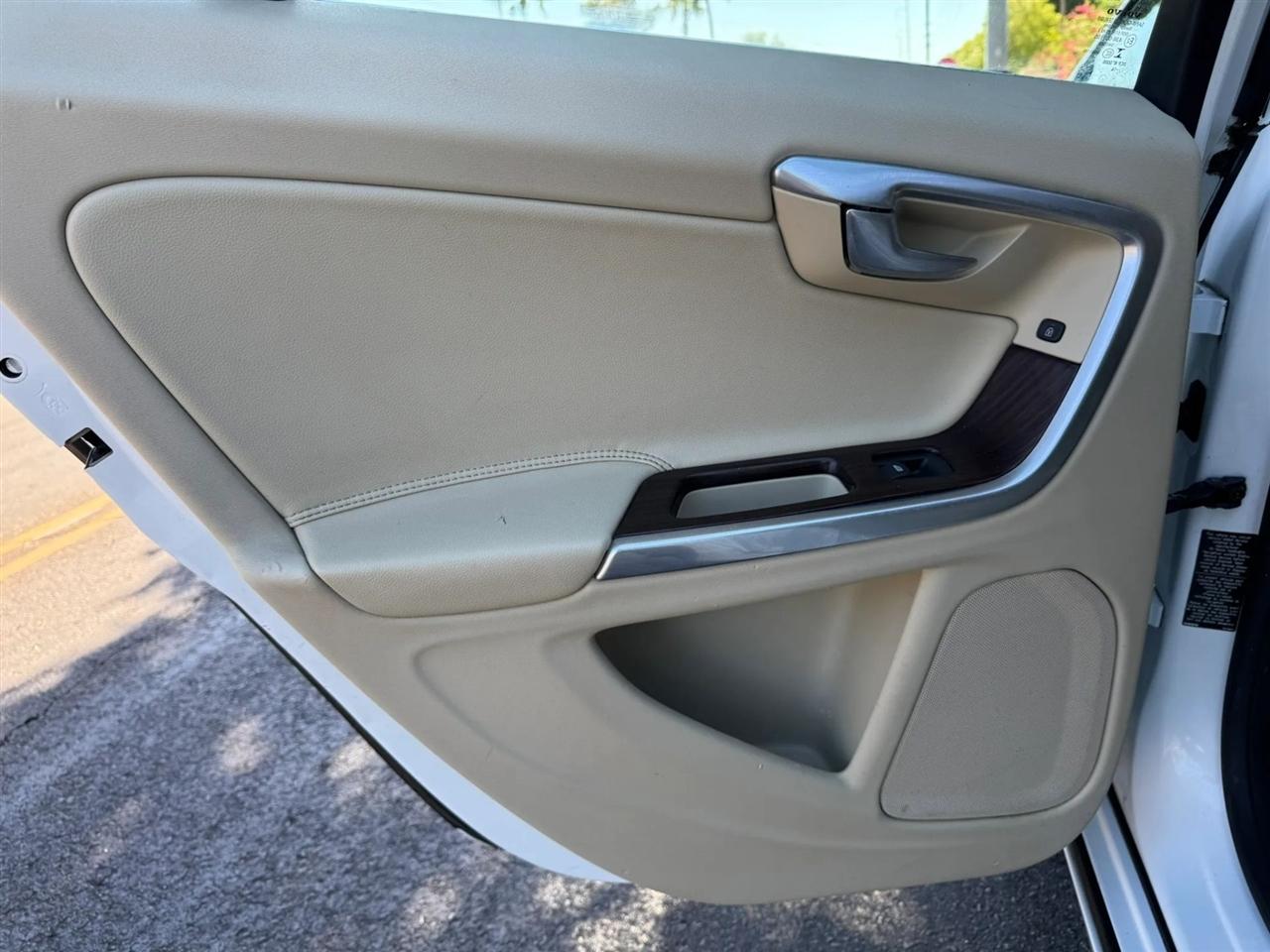 Volvo V60 T5 Drive-E Platinum FWD 2015