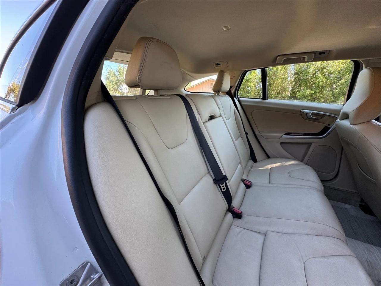 Volvo V60 T5 Drive-E Platinum FWD 2015