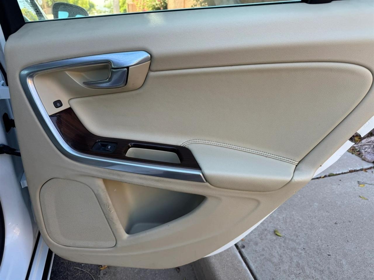 Volvo V60 T5 Drive-E Platinum FWD 2015