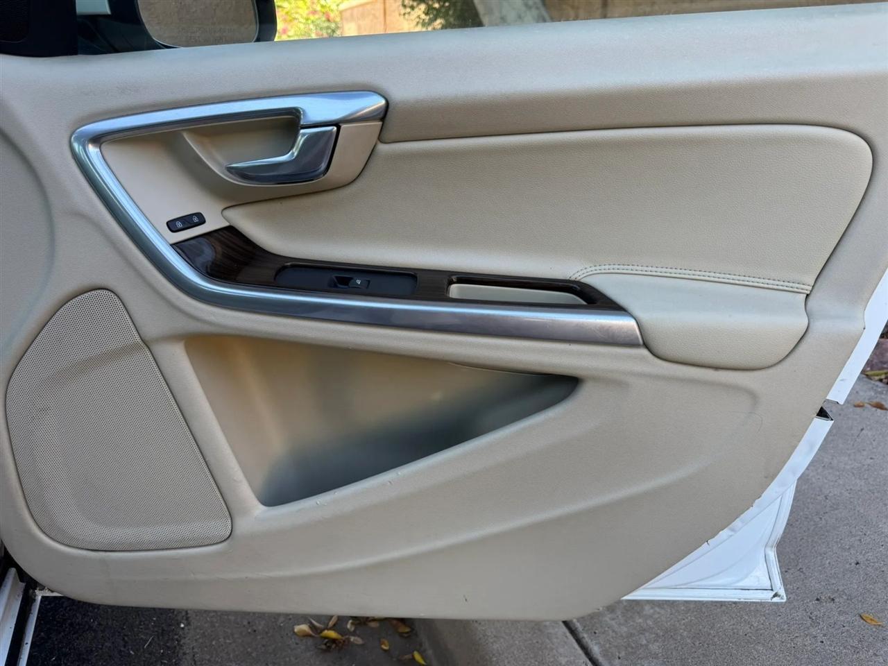 Volvo V60 T5 Drive-E Platinum FWD 2015
