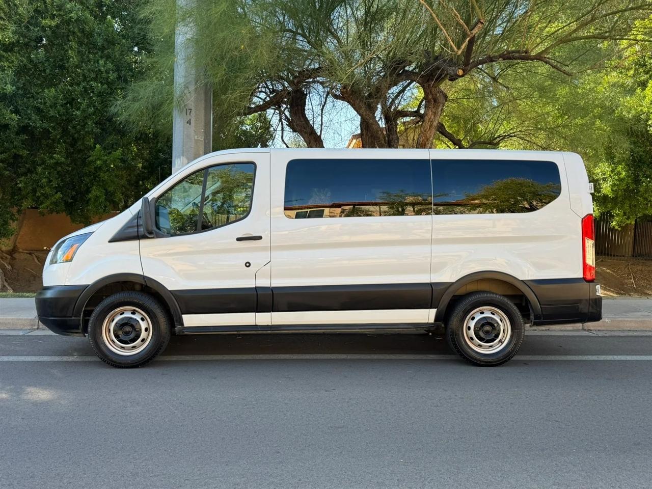 Ford Transit 150 Wagon Low Roof XL 60/40 Pass. 130-in. WB 2019