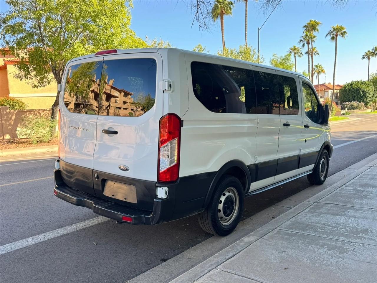Ford Transit 150 Wagon Low Roof XL 60/40 Pass. 130-in. WB 2019