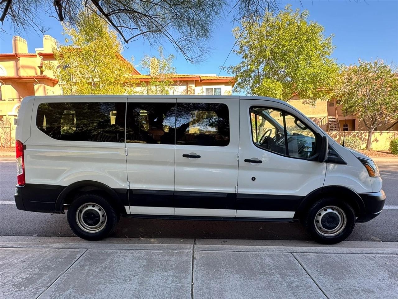 Ford Transit 150 Wagon Low Roof XL 60/40 Pass. 130-in. WB 2019