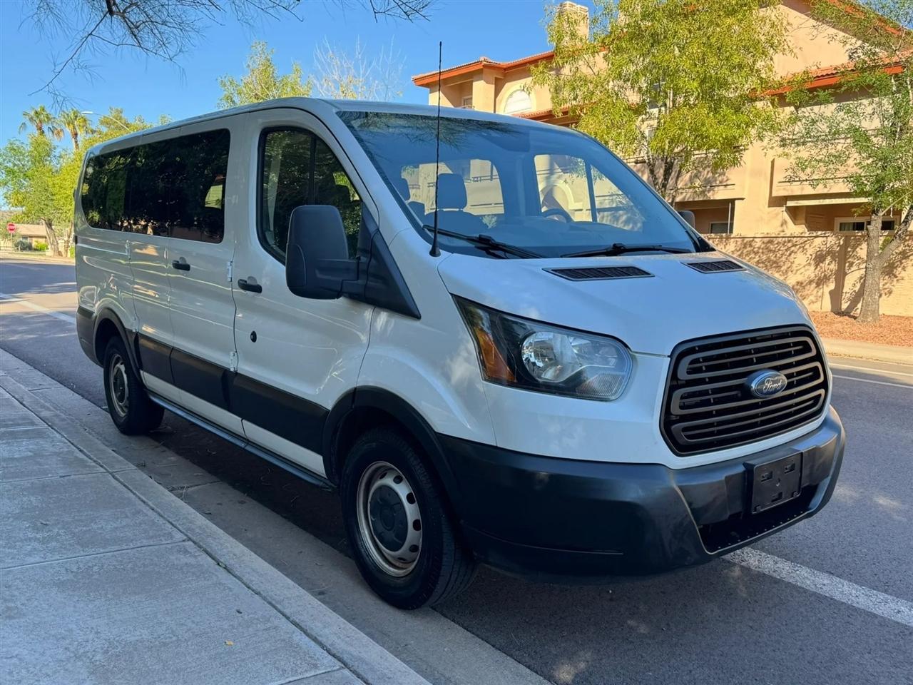 Ford Transit 150 Wagon Low Roof XL 60/40 Pass. 130-in. WB 2019