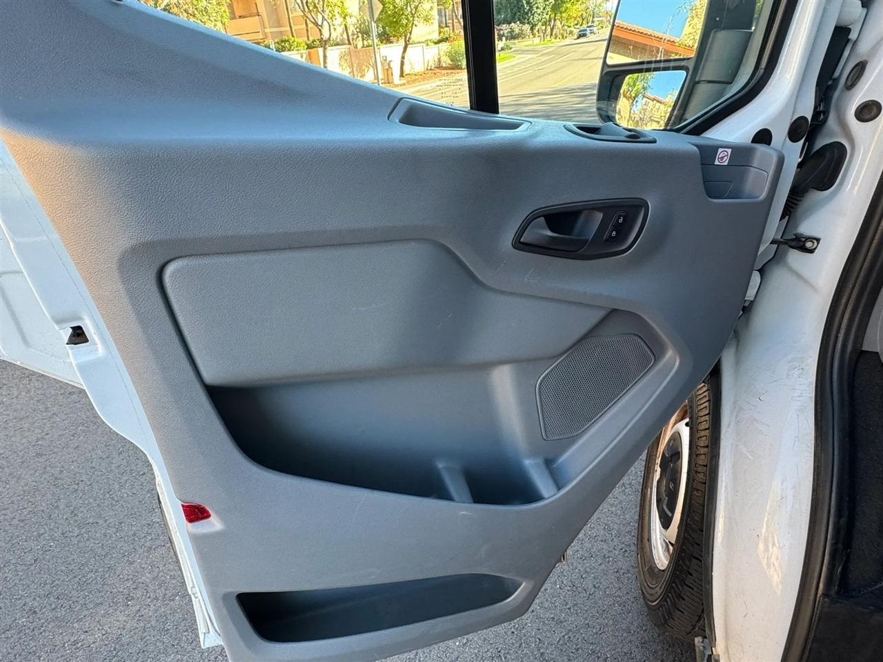 Ford Transit 150 Wagon Low Roof XL 60/40 Pass. 130-in. WB 2019
