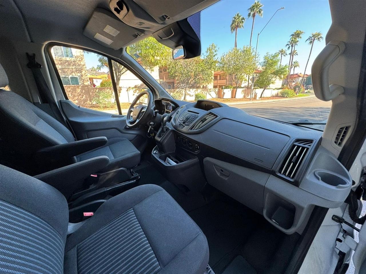 Ford Transit 150 Wagon Low Roof XL 60/40 Pass. 130-in. WB 2019