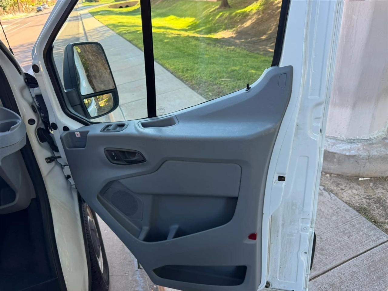 Ford Transit 150 Wagon Low Roof XL 60/40 Pass. 130-in. WB 2019