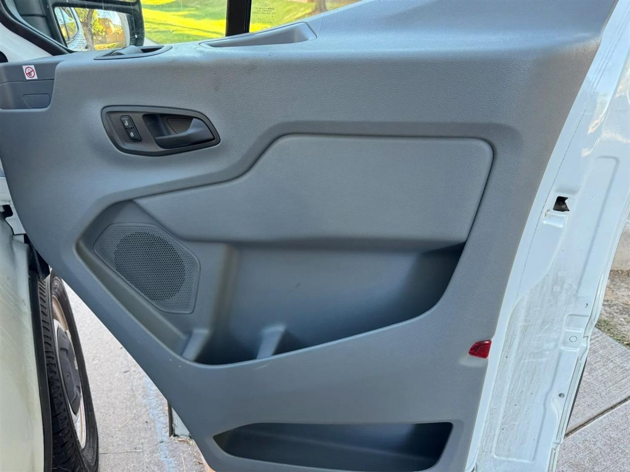 Ford Transit 150 Wagon Low Roof XL 60/40 Pass. 130-in. WB 2019