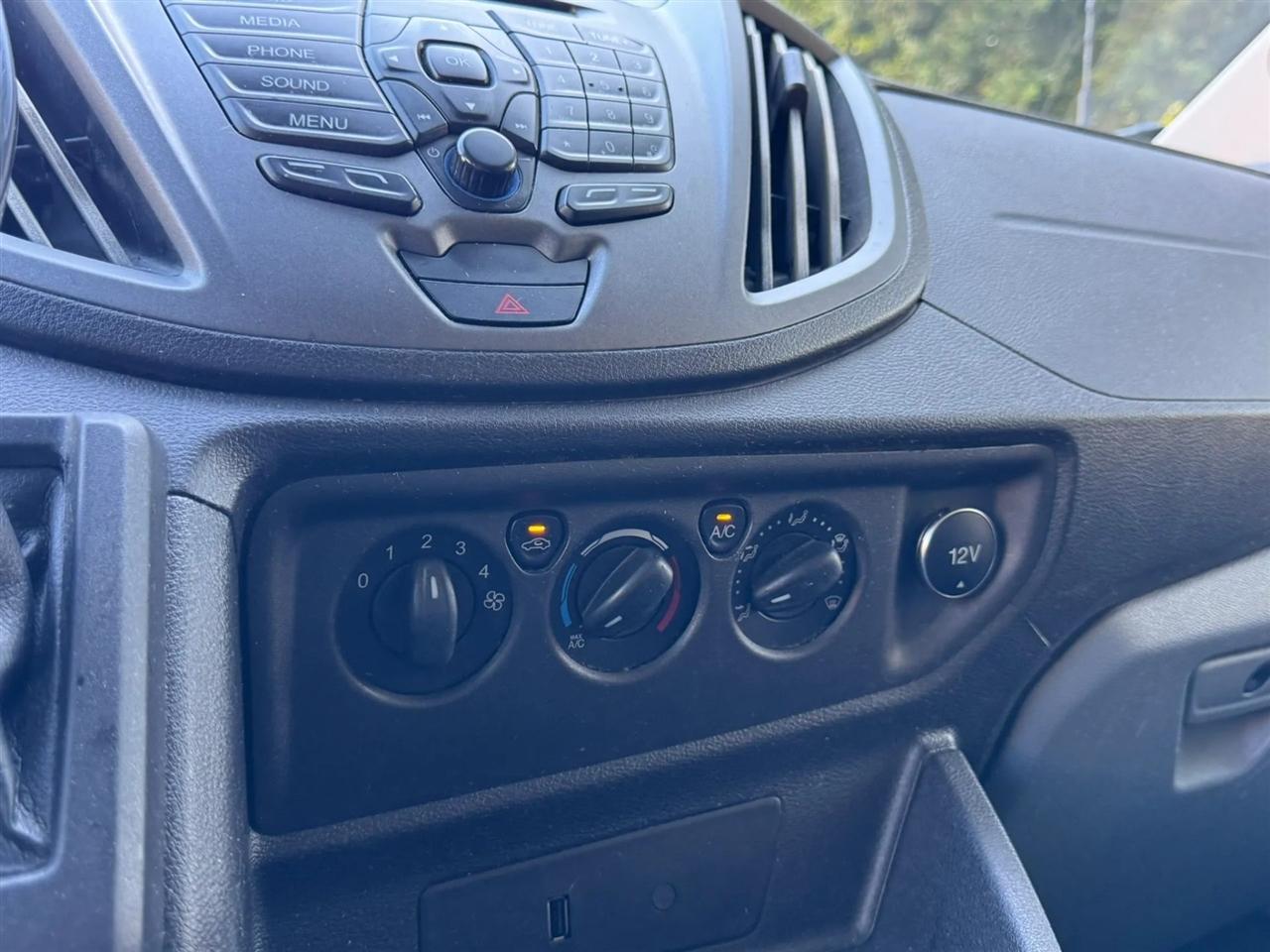 Ford Transit 150 Wagon Low Roof XL 60/40 Pass. 130-in. WB 2019