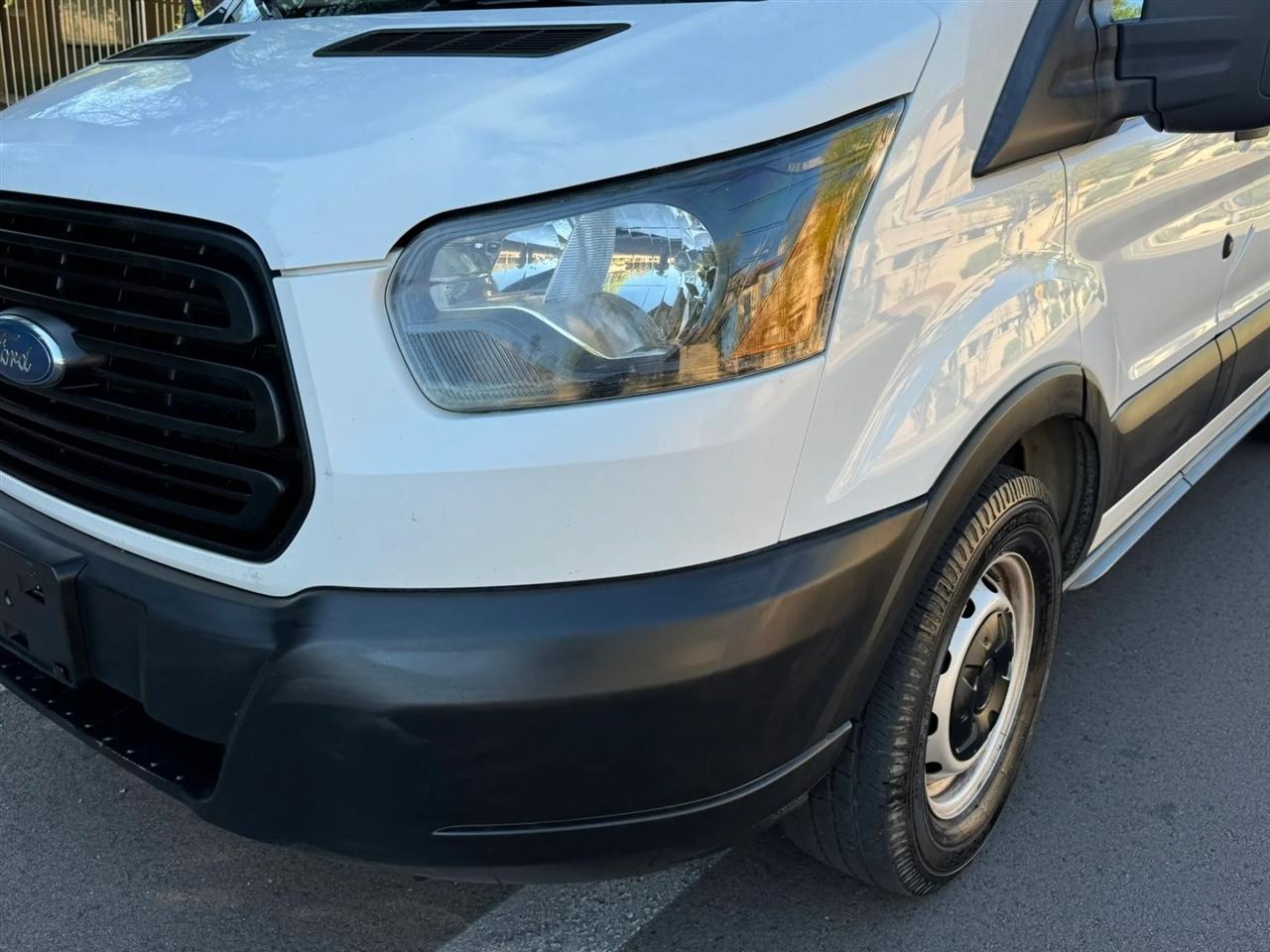 Ford Transit 150 Wagon Low Roof XL 60/40 Pass. 130-in. WB 2019