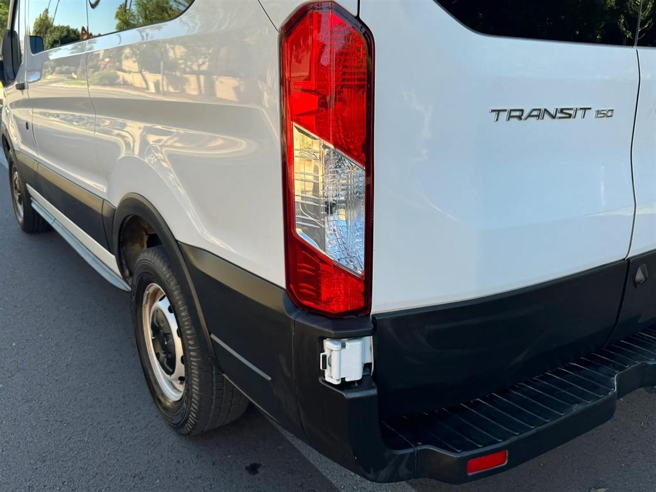 Ford Transit 150 Wagon Low Roof XL 60/40 Pass. 130-in. WB 2019