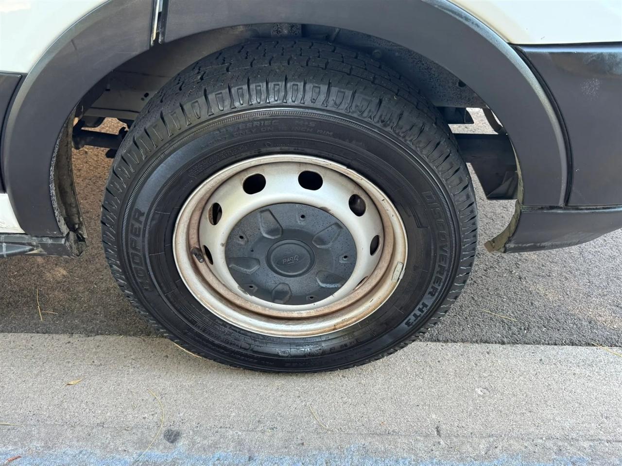 Ford Transit 150 Wagon Low Roof XL 60/40 Pass. 130-in. WB 2019