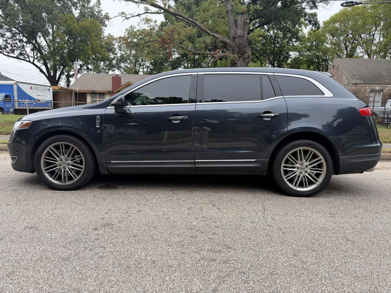 Lincoln MKT 3.5L with EcoBoost AWD 2014